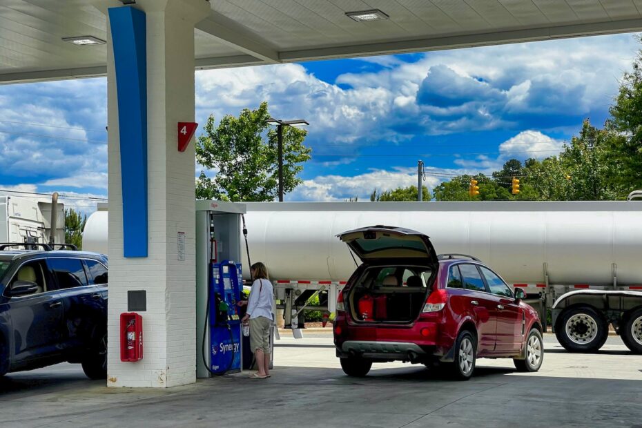 Gasolina aditivada: vale a pena pagar mais caro para abastecer?